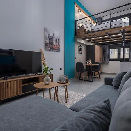 Roy Living * 塞萨洛尼基